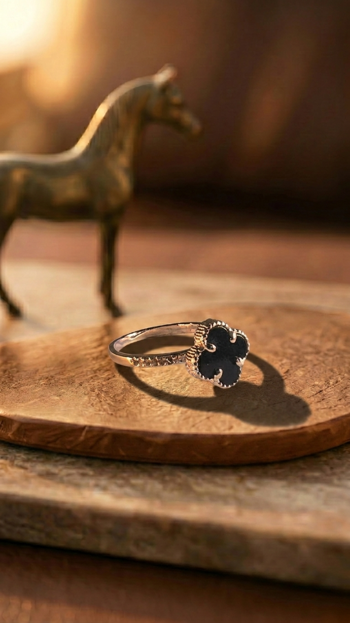 Thuraya Ring
